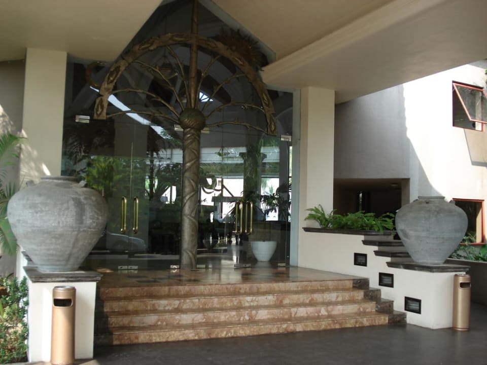 Eingang vom Hotel Royal Palms Beach Hotel