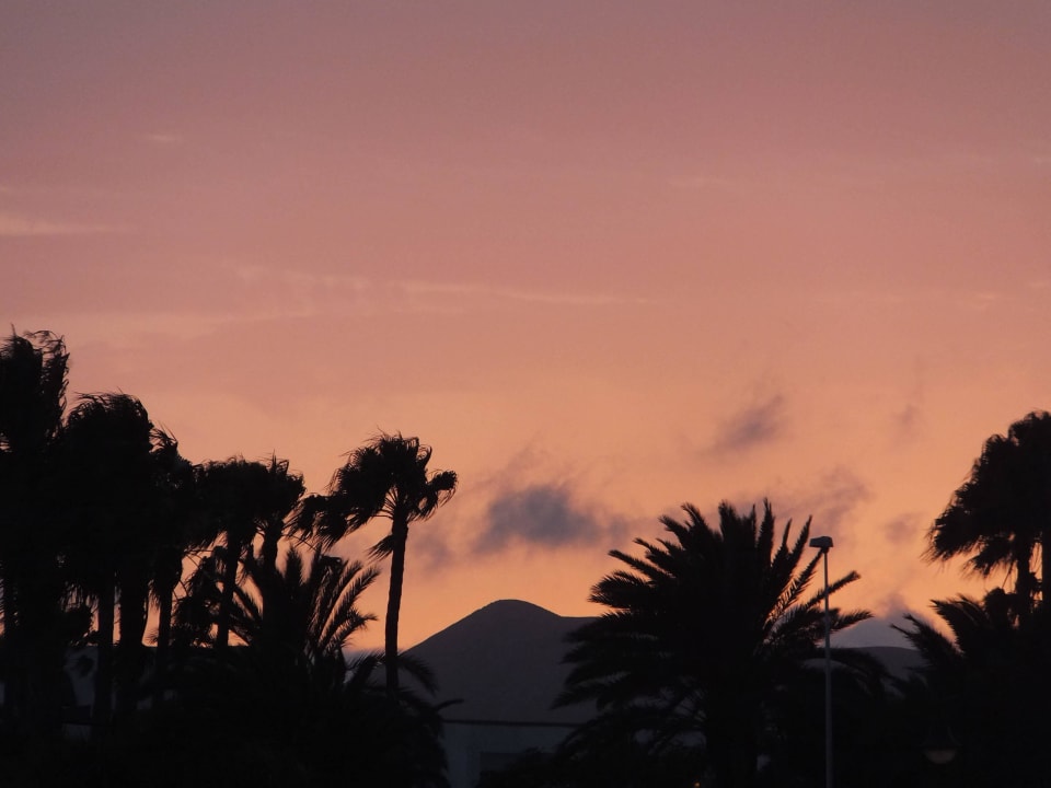 Abendstimmung am Strand Hotel Riu Paraiso Lanzarote