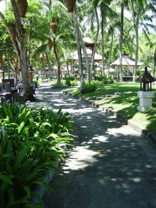 Strandweg vor dem Hotel The Laguna A Luxury Collection Resort & Spa