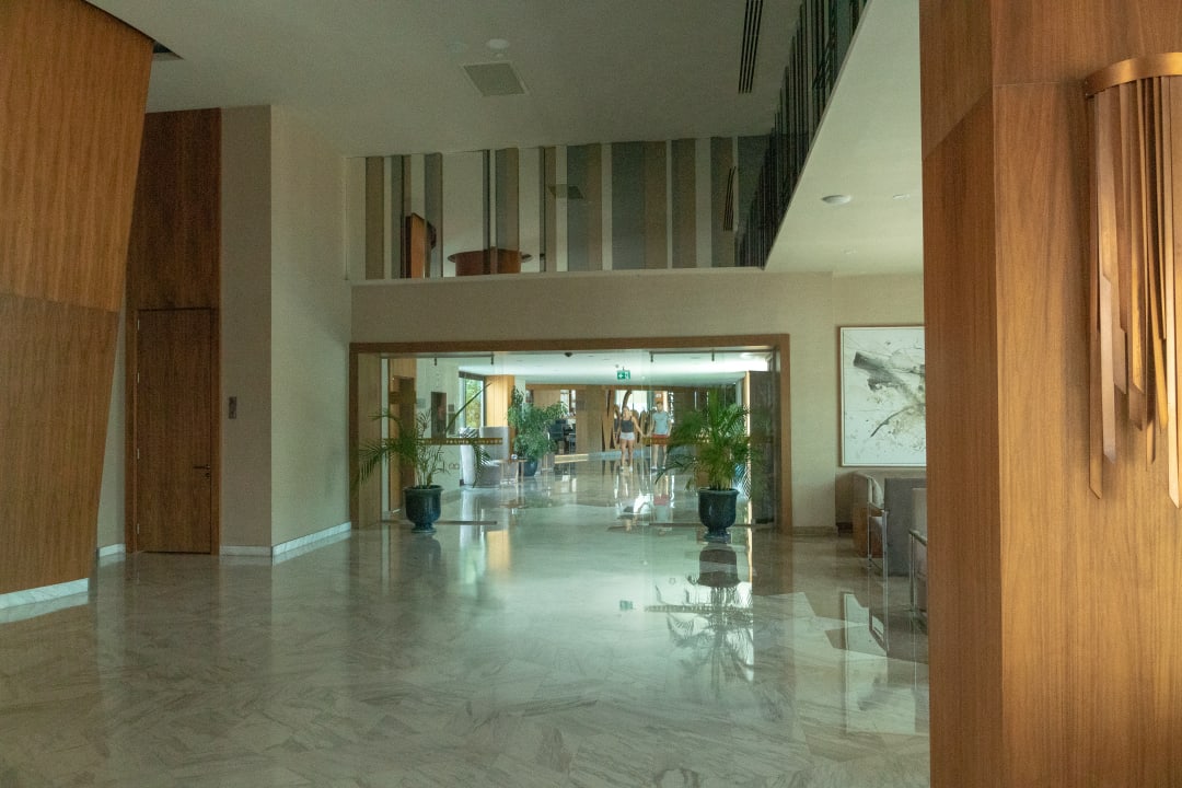 Lobby Side Star Elegance