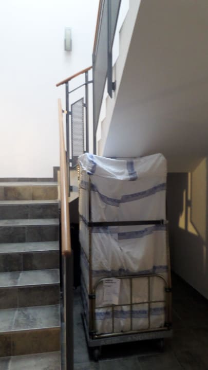 Treppenhaus / Ausgang vom Aufzug ACTIVE by Leitner's|Natur&LifestyleHotel