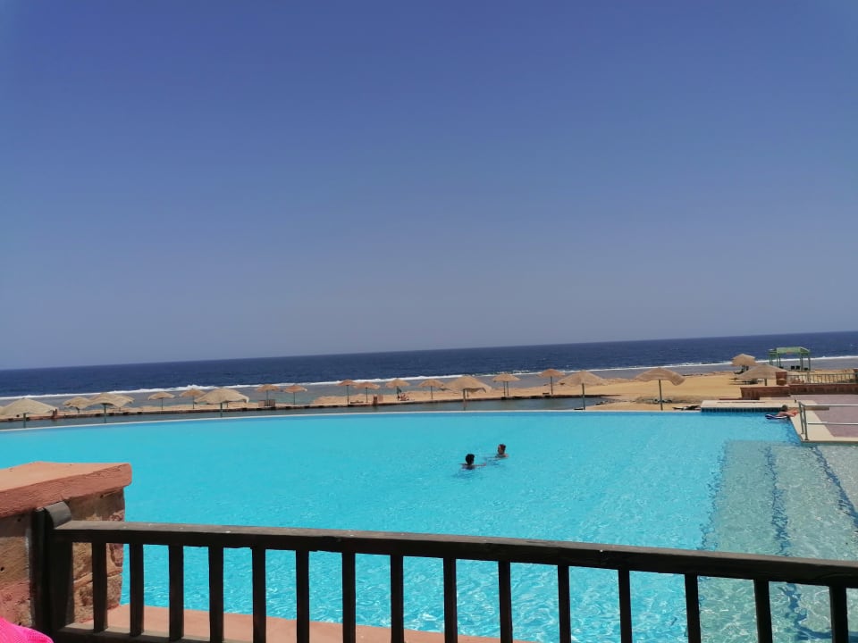 Pool Radisson Blu Resort, El Quseir