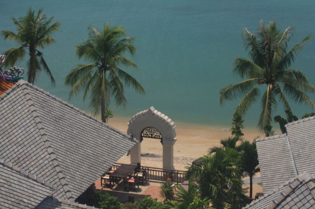 Blick von den Chalets zum Strand Fair House Villas & Spa