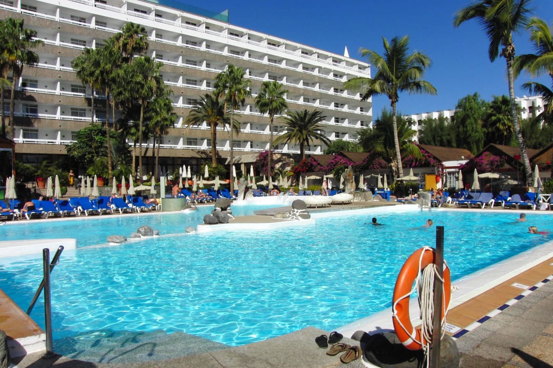 Pool und Außenansicht Bull Costa Canaria & Spa - Adults only
