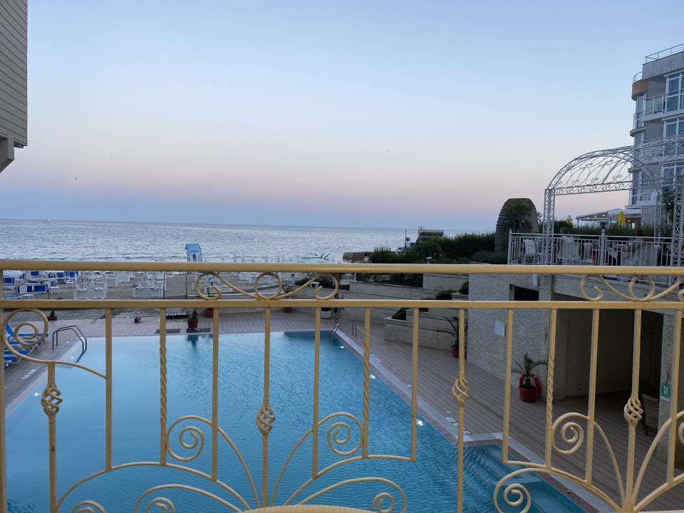 Pool Hotel Bilyana Beach