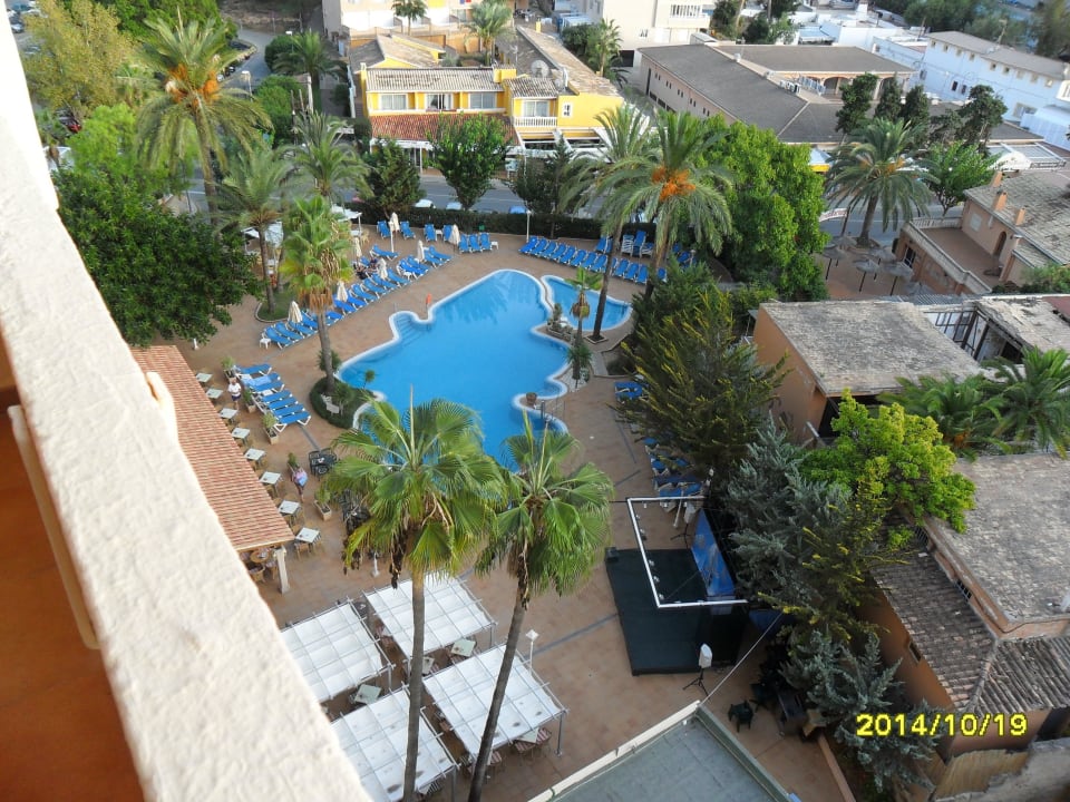 Pool Valentin Reina Paguera