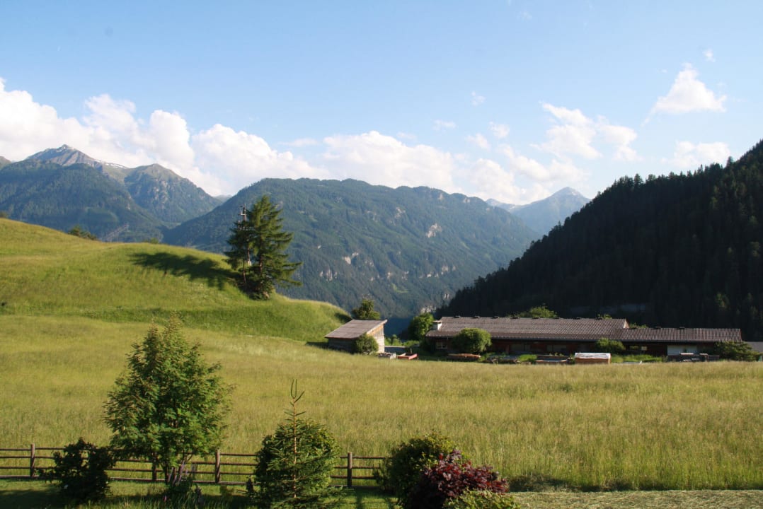 Ausblick von der Terrasse Ferienwohnungen am Matinesweg, Serfaus