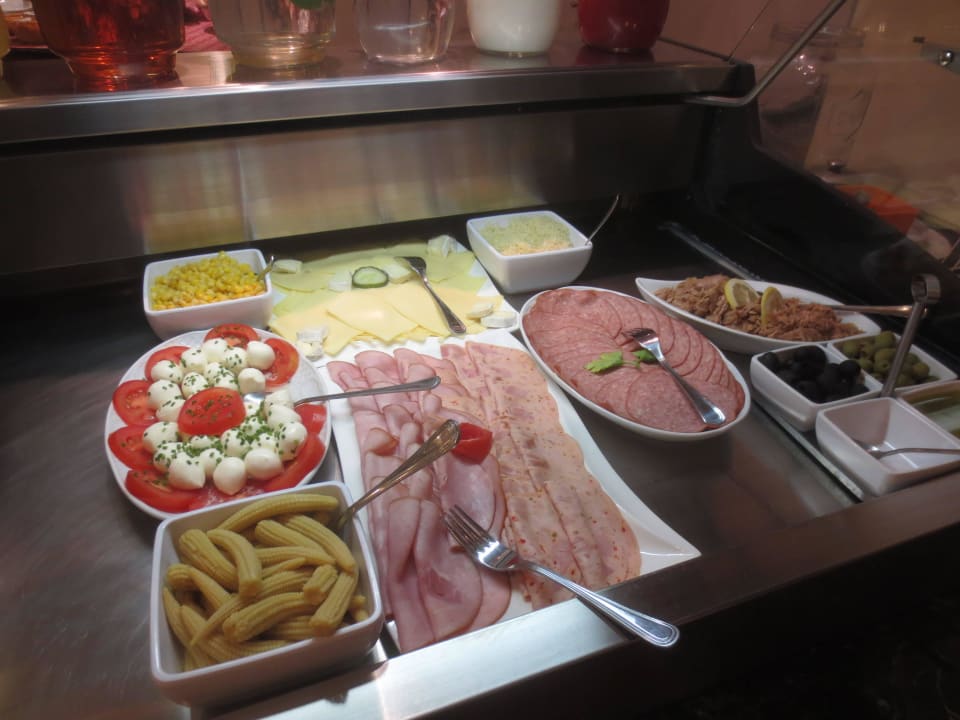 Frühstücksbuffet Suite Hotel 900 m zur Oper