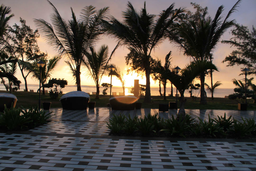 Sonnenaufgang Crystals Beach Resort Belle Mare, a member of Radisson Individuals