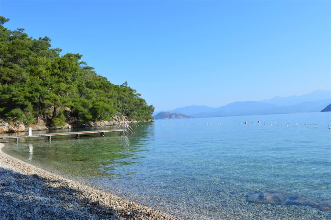 Strand Hillside Beach Club