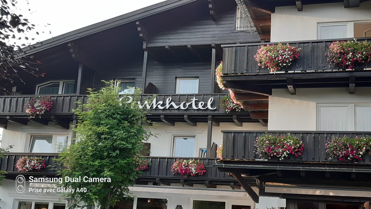 Außenansicht Parkhotel Seefeld
