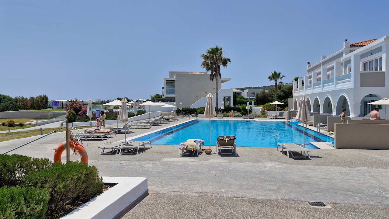 Pool Porto Bello Royal