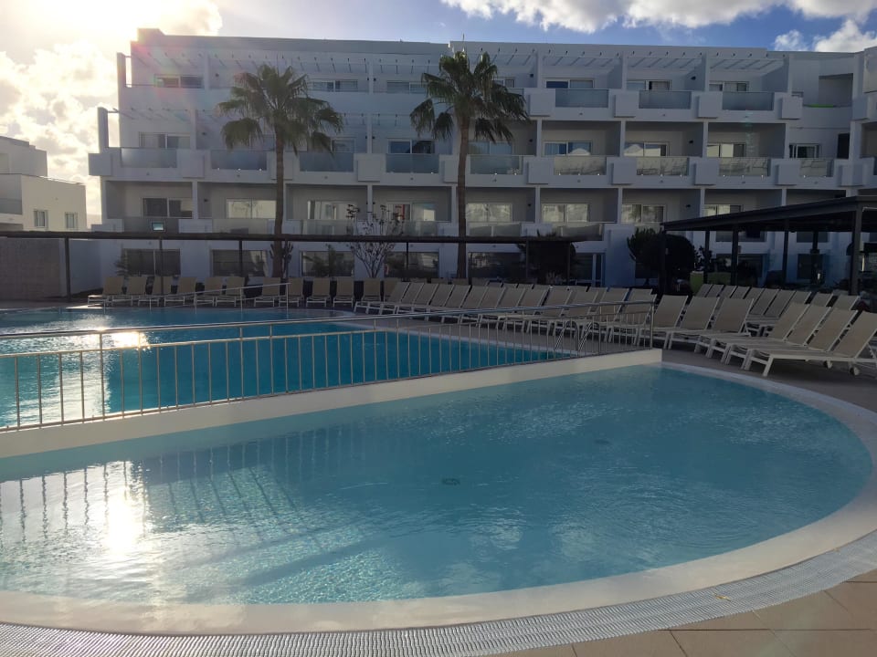 Pool an der Snackbar Sentido Aequora Lanzarote Suite