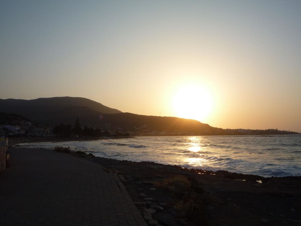 Sonnenuntergang vom Strand aus I Resort Beach Hotel & Spa