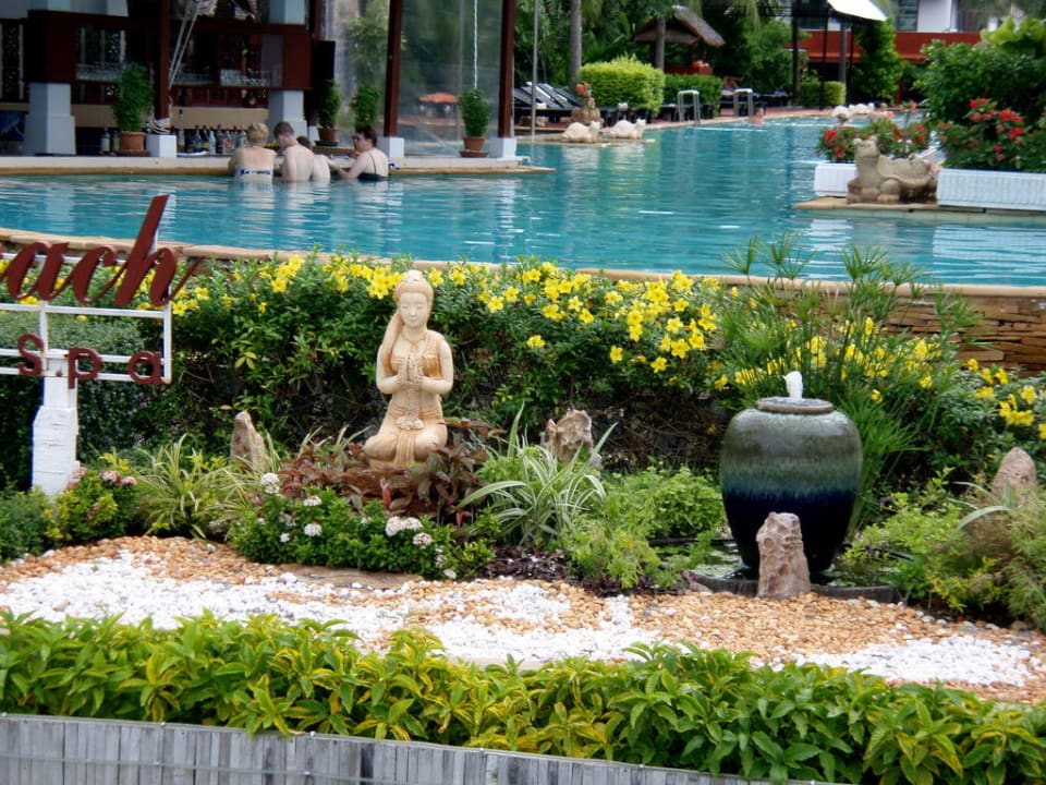 Blick Richtung Pool Hotel The Privacy Beach Resort & Spa