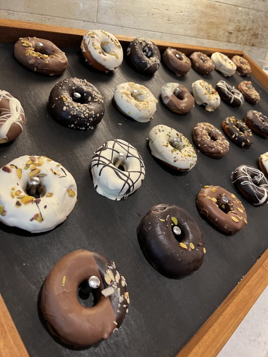 Gastro Acanthus Cennet Barut Collection