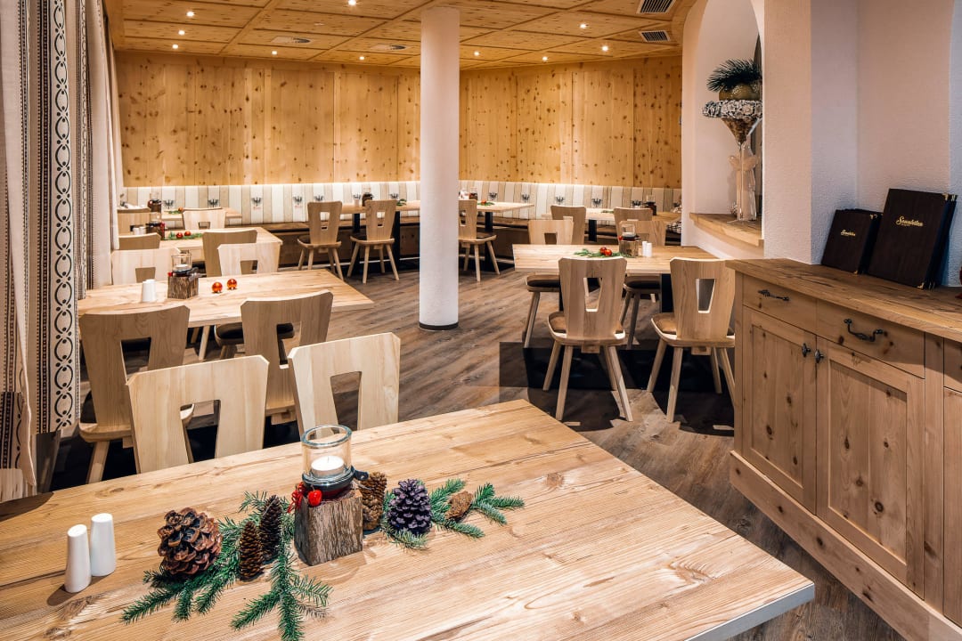 Tradition und Moderne: unsere "Zirbenstube" Hotel Sonnleiten