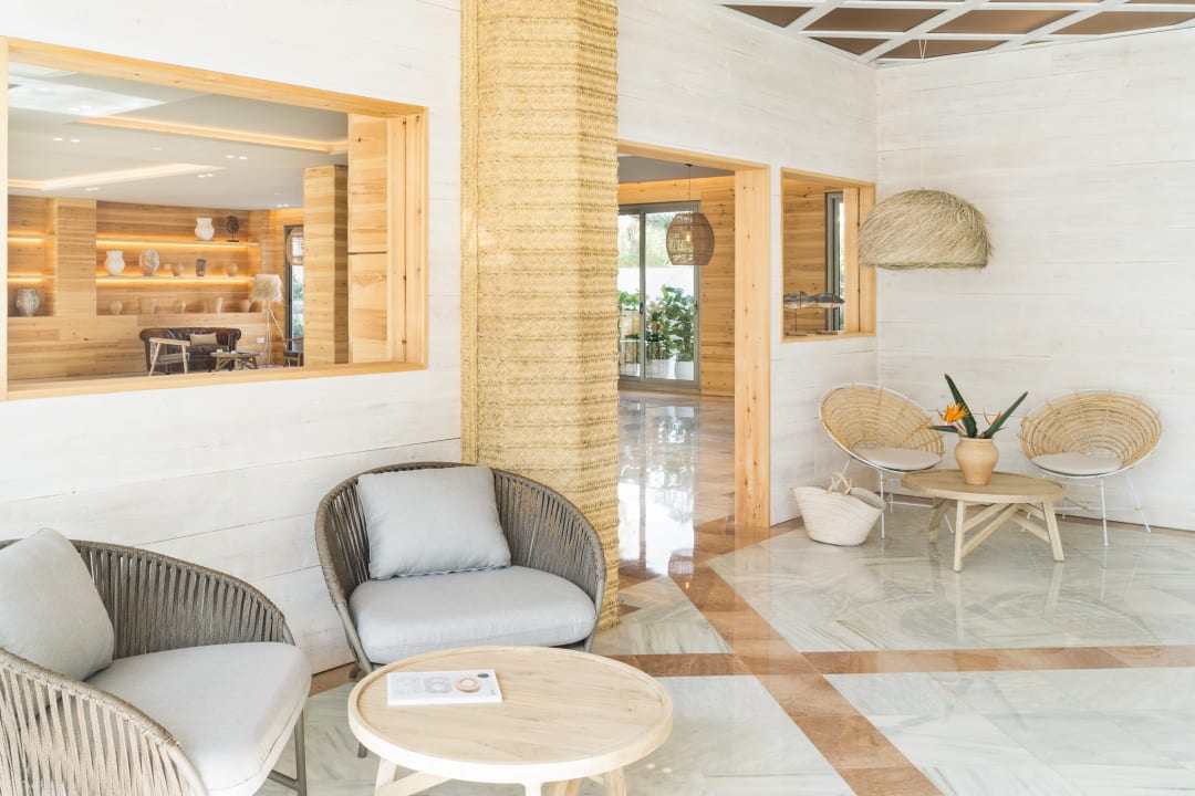 Lobby Hotel Indalo Park