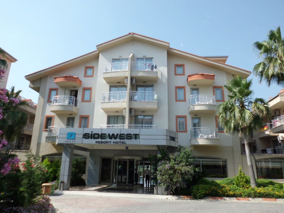 Hoteleingang FUN&SUN Smart Hane Sun Hotel