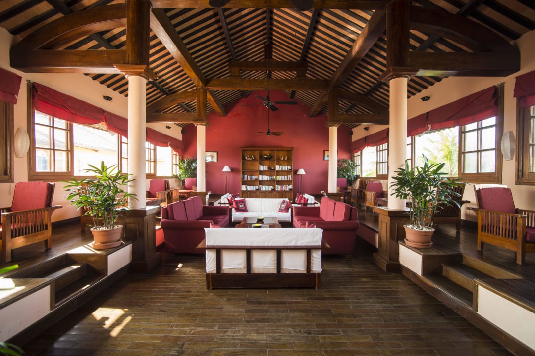 Pool bar Victoria Hoi An Beach Resort & Spa