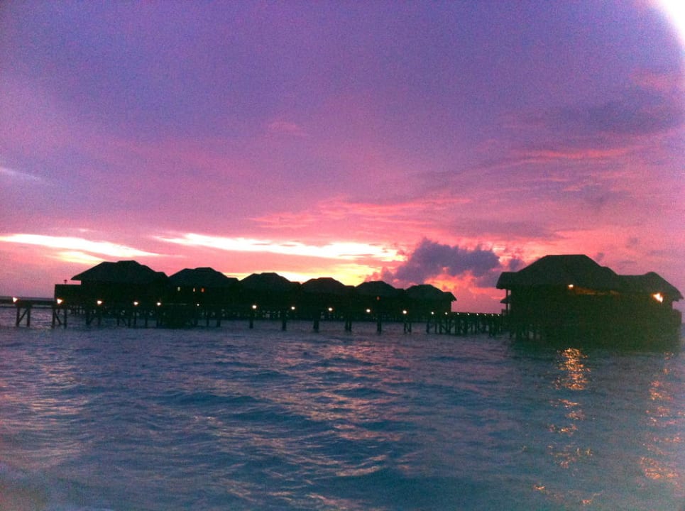 Wasserbungalows Sonnenuntergang Fihalhohi Maldives