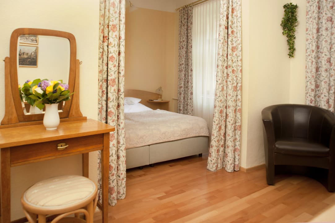 Doppelzimmer SUPERIOR / Doubleroom SUPERIOR Hotel Graf Stadion