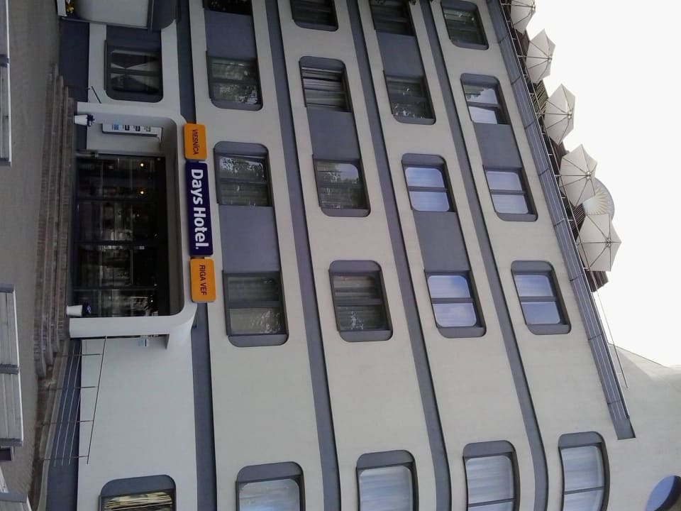 Wygląd zewnętrzny od frontu Hotel Days Riga VEF
