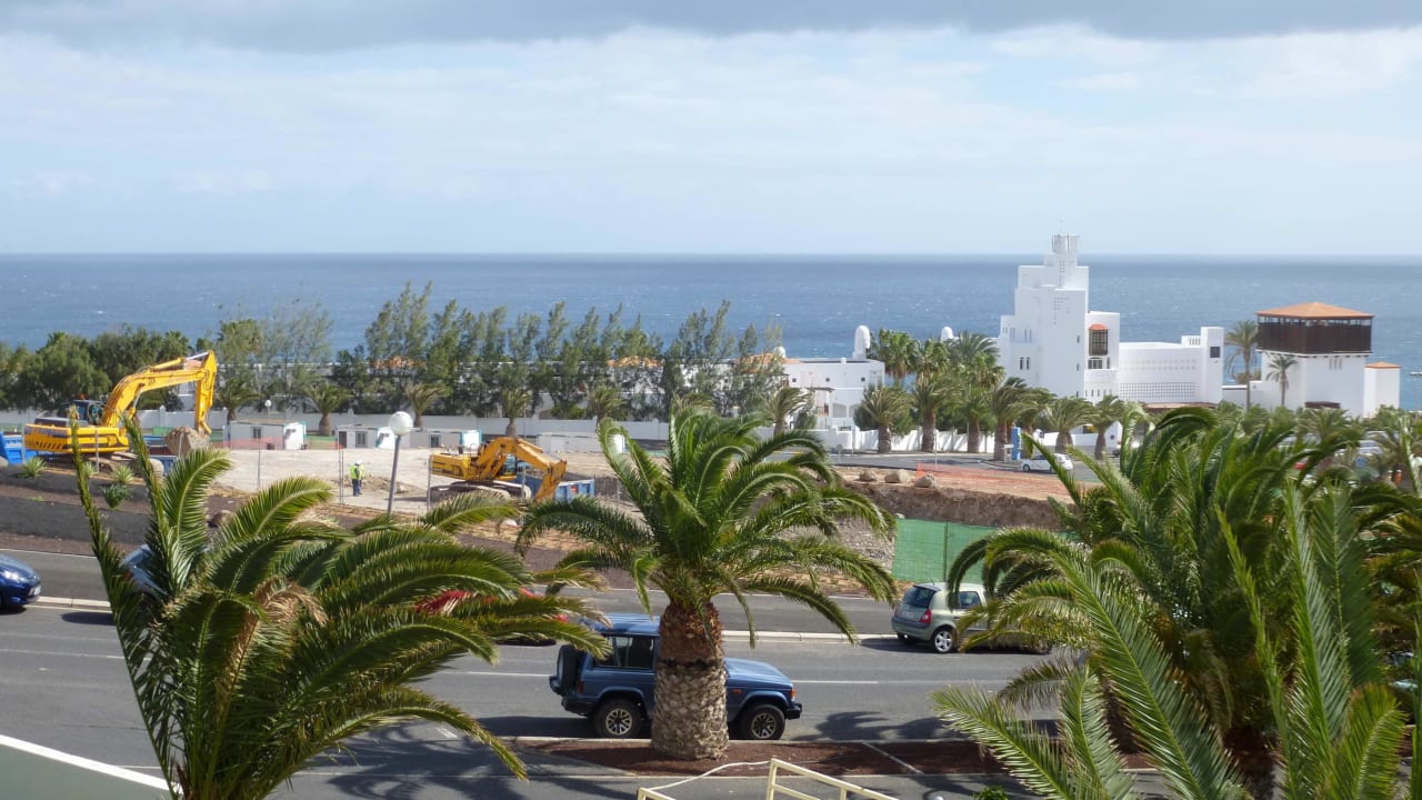 Baustelle, Supermarkt? allsun App.-Hotel Esquinzo Beach