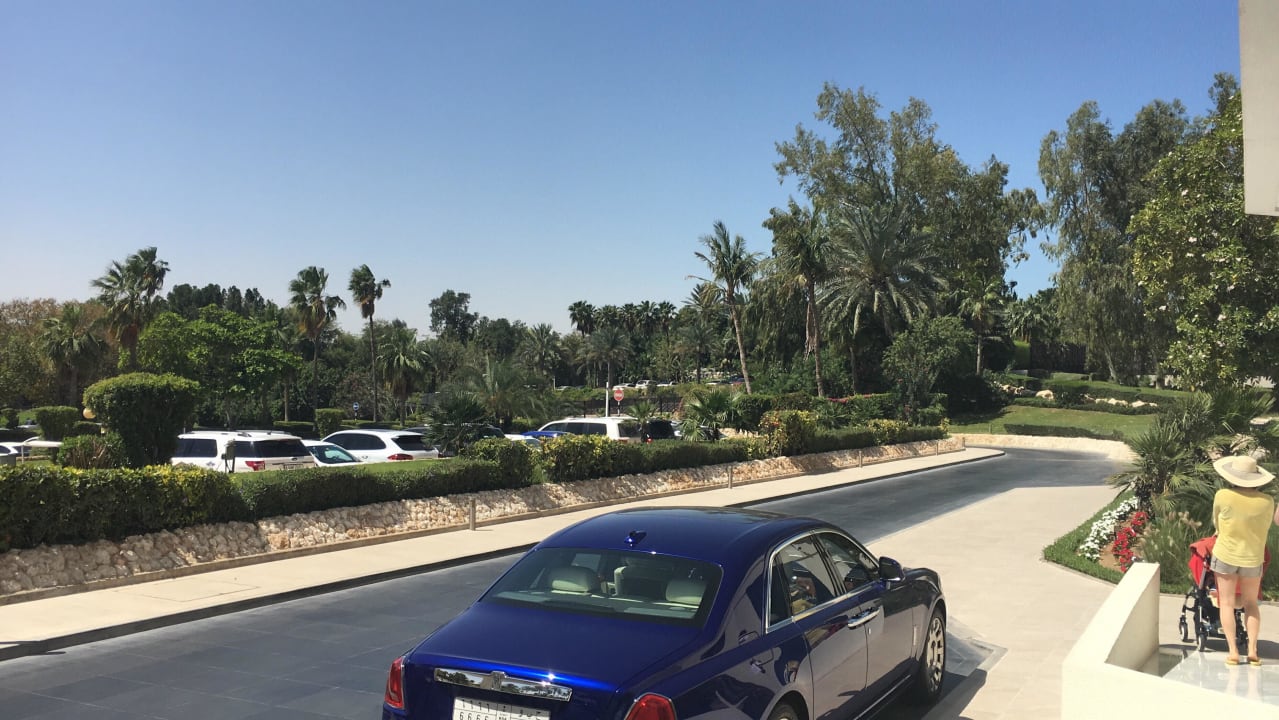 Hotelzufahrt JA Beach Hotel