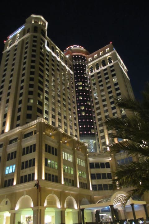 Hotel Pullman bei Nacht Hotel Sheraton Dubai Mall Of The Emirates