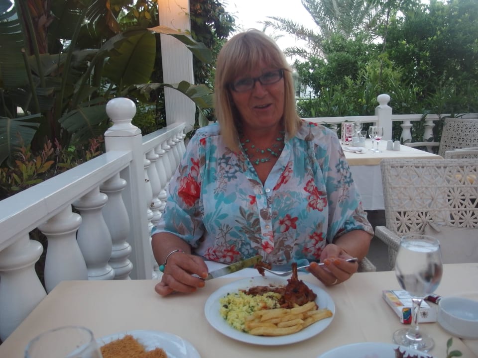 Vecera  Royal Holiday Palace