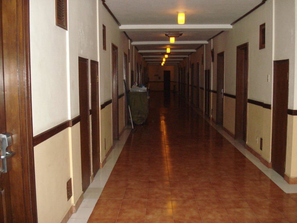 Gang Zimmer wie Jugendherberge Bali Garden Beach Resort