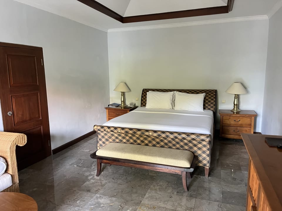 Zimmer Puri Santrian