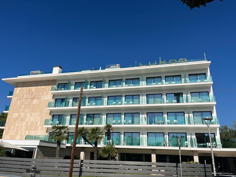 Außenansicht Hotel Luxor