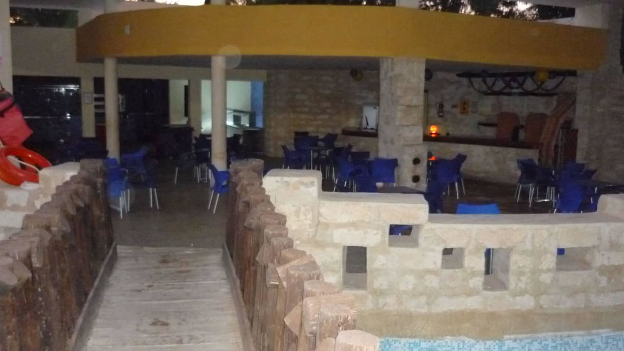 Snackbar im Poolbereich Hotel Chich Khan