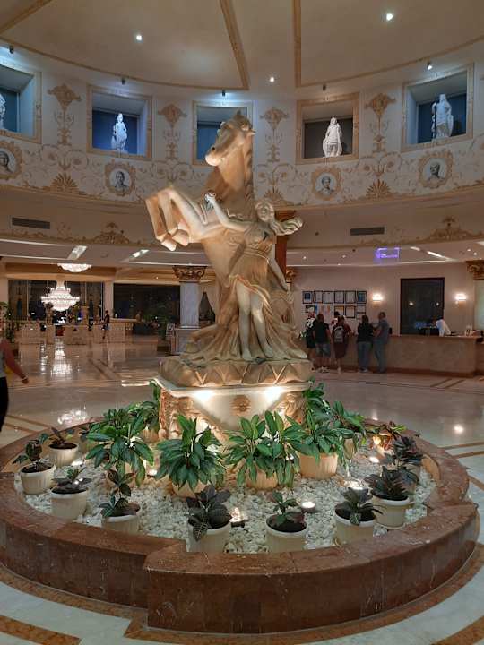 Lobby Hotel Titanic Palace