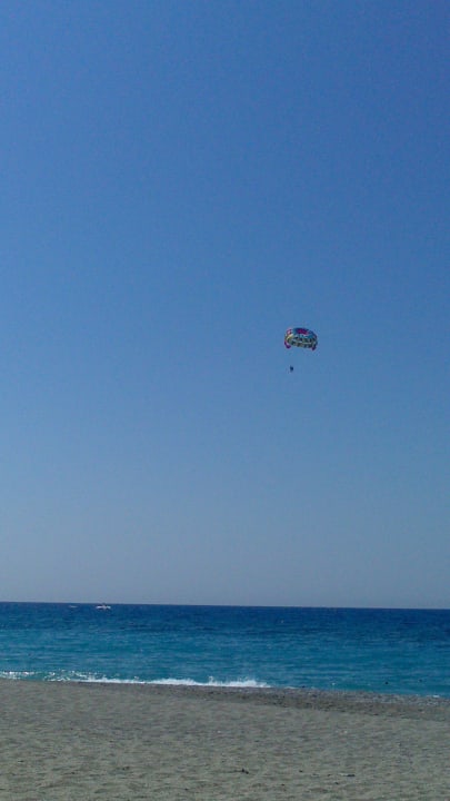 Strand mit viel Action, Jet-Ski, Para-Sailing... Labranda Alantur Resort