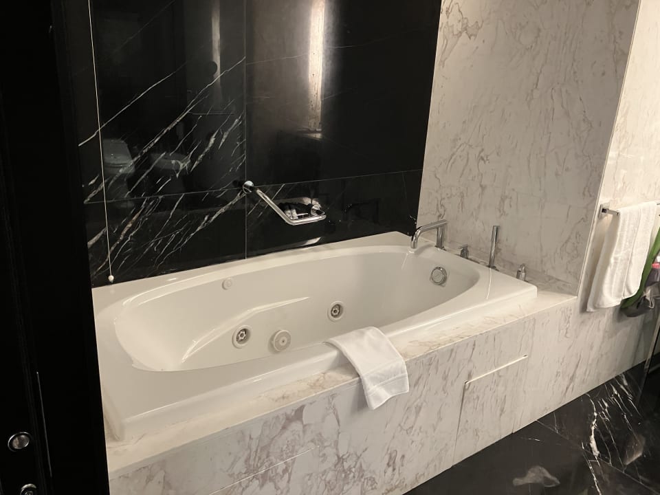 Zimmer InterContinental Luanda Miramar by IHG