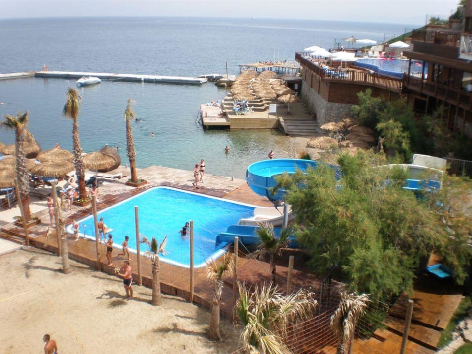 2 von 3 Pools Delta Hotels By Marriott Bodrum