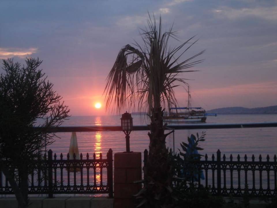 Sonnenuntergang Lonicera Resort & Spa Hotel