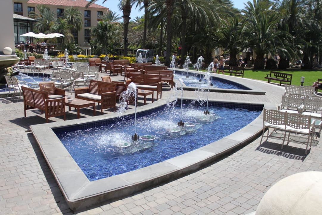 Blick in den Vorplatz zum Garten Lopesan Costa Meloneras, Resort & Spa