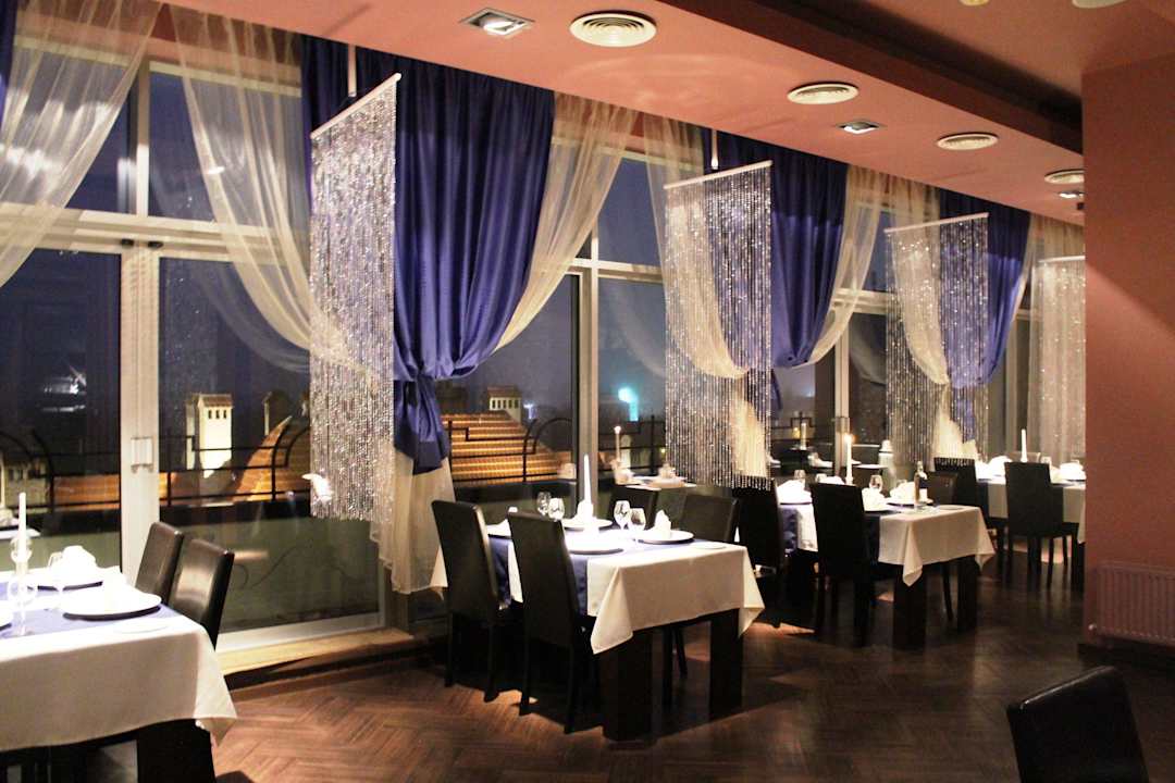 Ресторан на 7 этаже City Hotel Teater