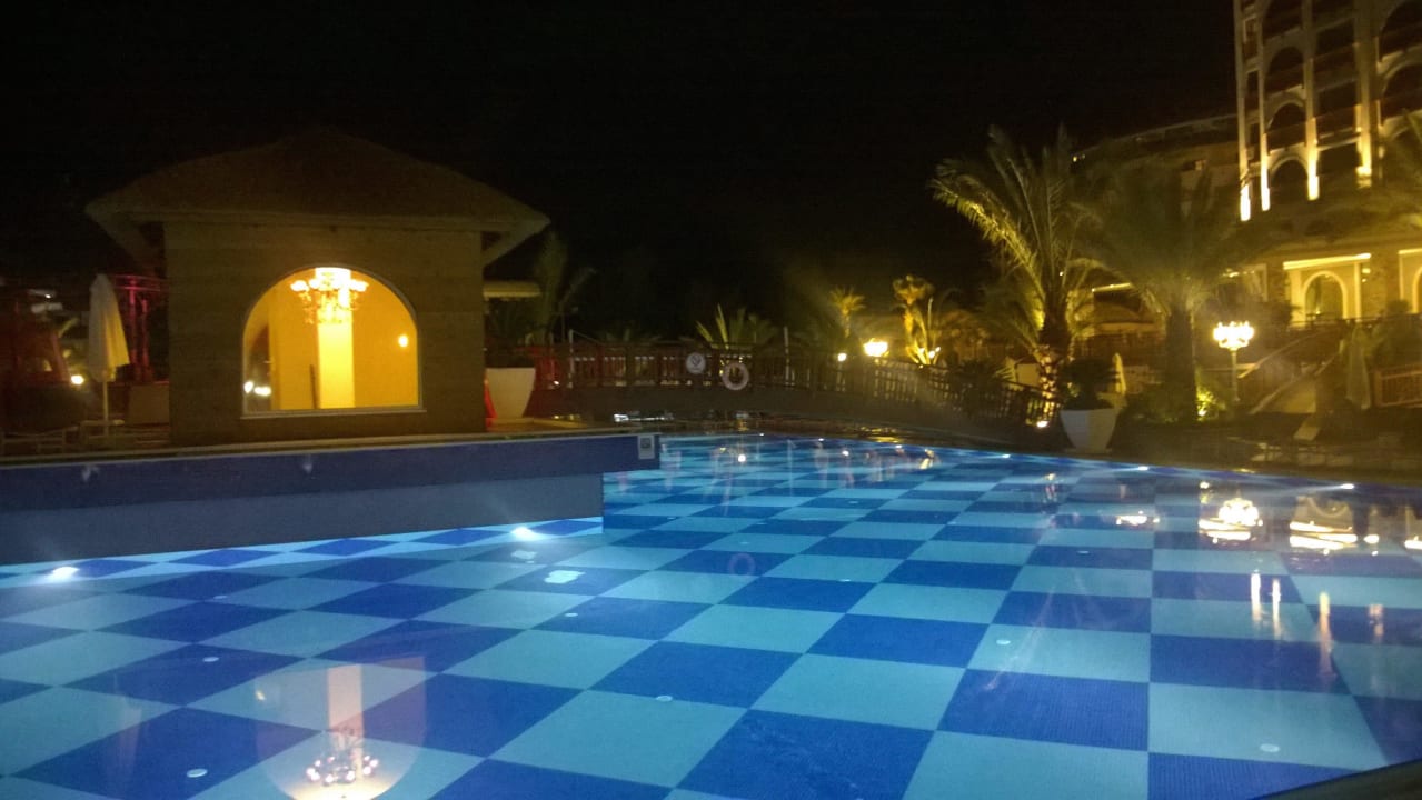 Nachts Quattro Beach Spa & Resort