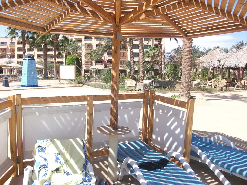Liege mit Windschutz Continental Hotel Hurghada