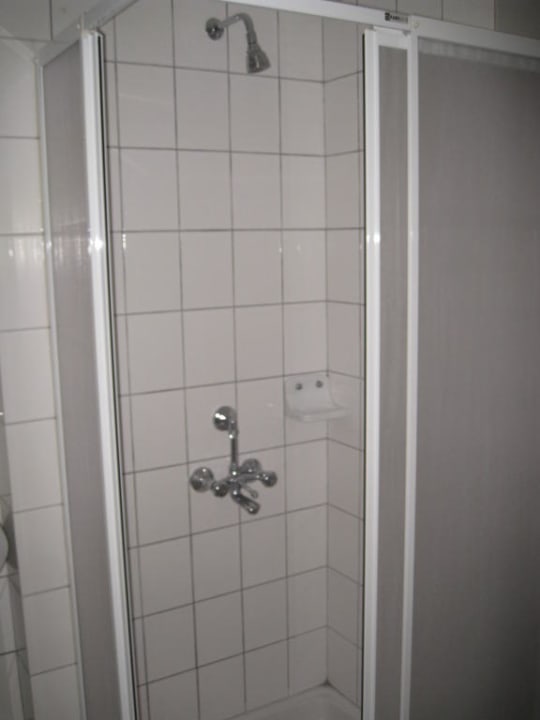 Душ Hotel Akropol