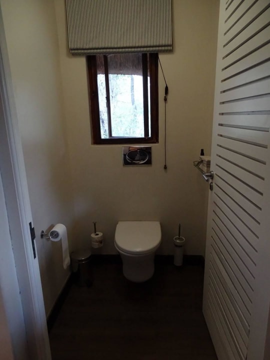 Blick in die separate Toilette Hotel Mushara Lodge