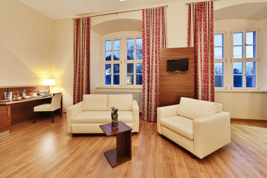 Sitzgelegenheit & Schreibtisch Schloss Geisa