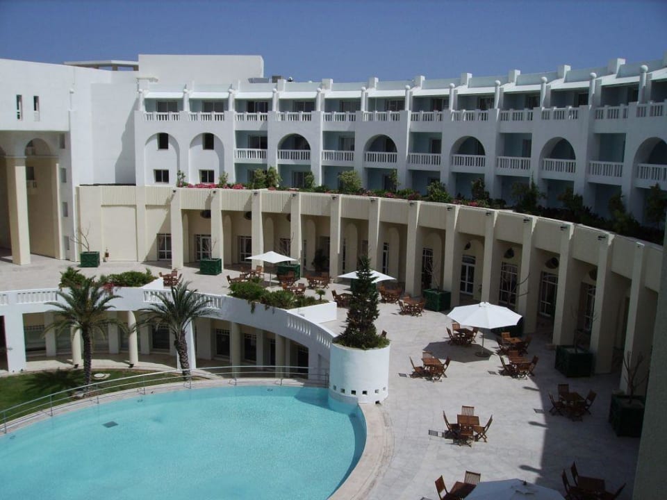 Blick vom Zimmer in den Innenhof Medina Solaria & Thalasso