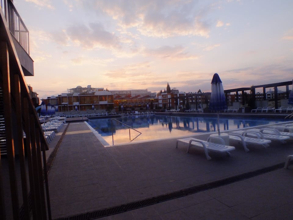 Hinterer Pool Burgas Beach Hotel