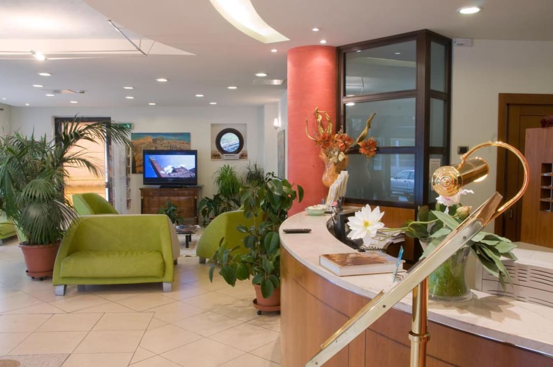 Hall Palace Hotel Due Ponti